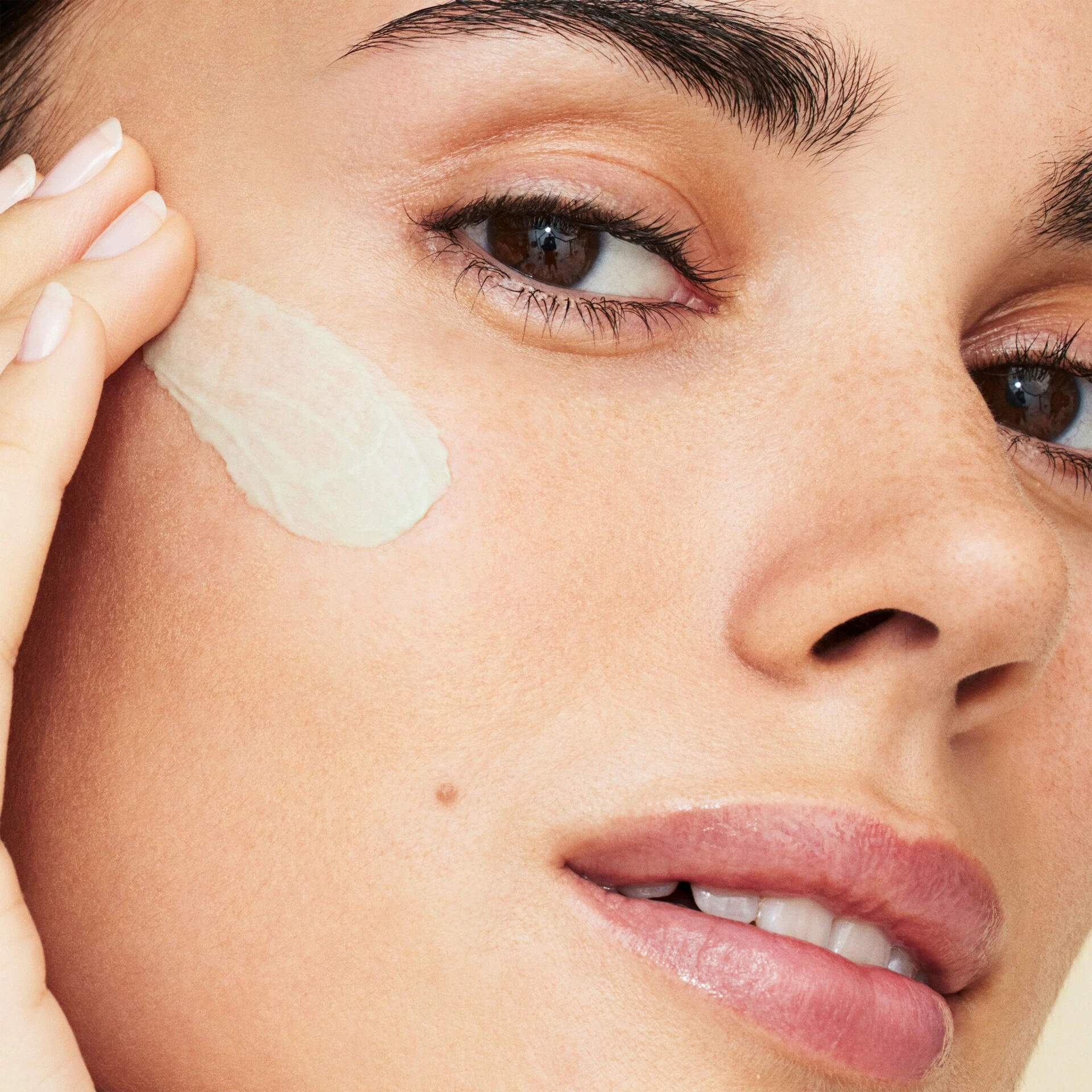Primer za smanjenje crvenila kože Prime Time 30 ml - bareMinerals