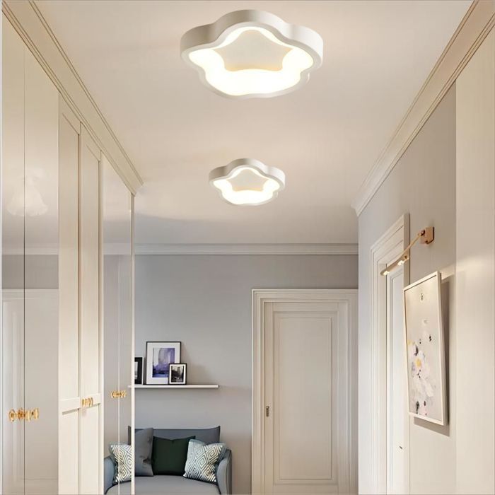 Lámpara de techo LED moderna blanca WOTTES - Lámpara de techo de 14 W con diseño floral en luz blanca cálida para pasillo y baño - 1 unidad, 23 cm de diámetro