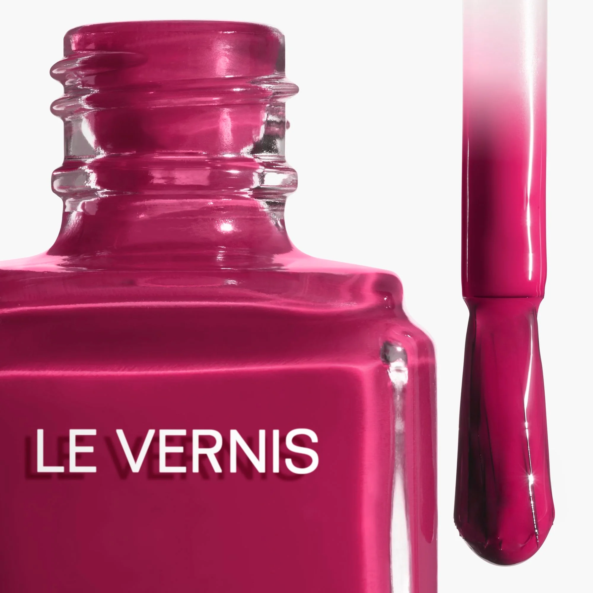 LE VERNIS - COLORE E BRILLANTEZZA LUNGA TENUTA