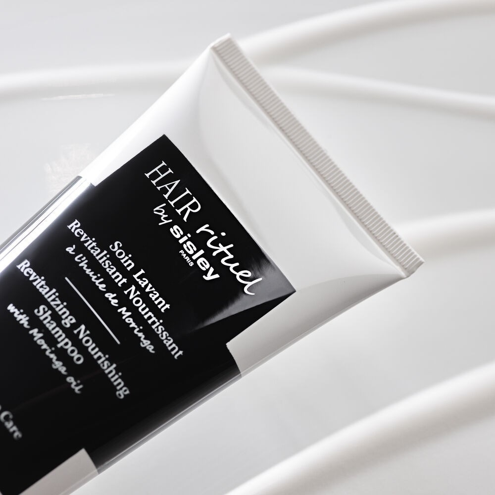 Sisley Hair Rituel revitalizirajući i njegujući šampon – 200 ml