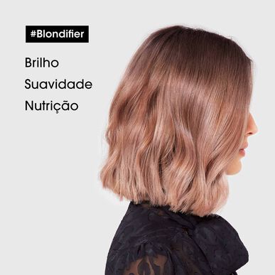 L'Oréal Professionnel Serie Expert Blondifier Gloss Shampooing Pleiende og lysnende sjampo for blondt hår 500 ml 500 ml