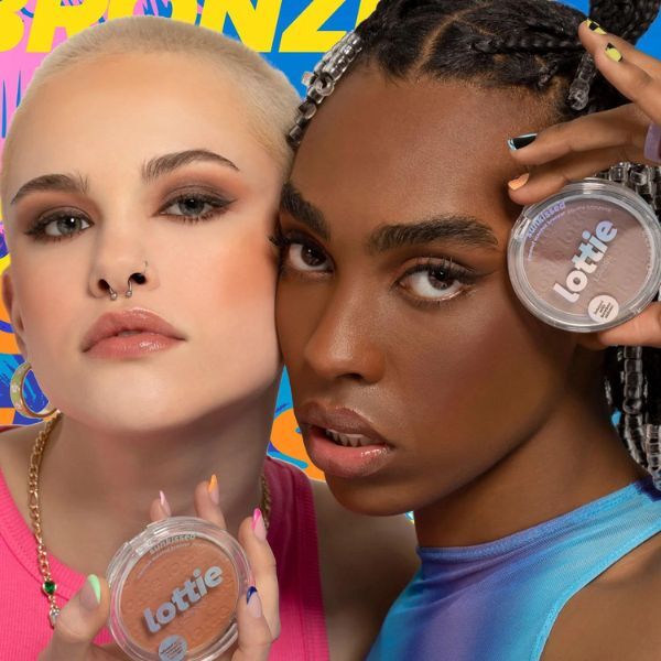 Bronzer Sunkissed da Lottie London, brilho intenso.