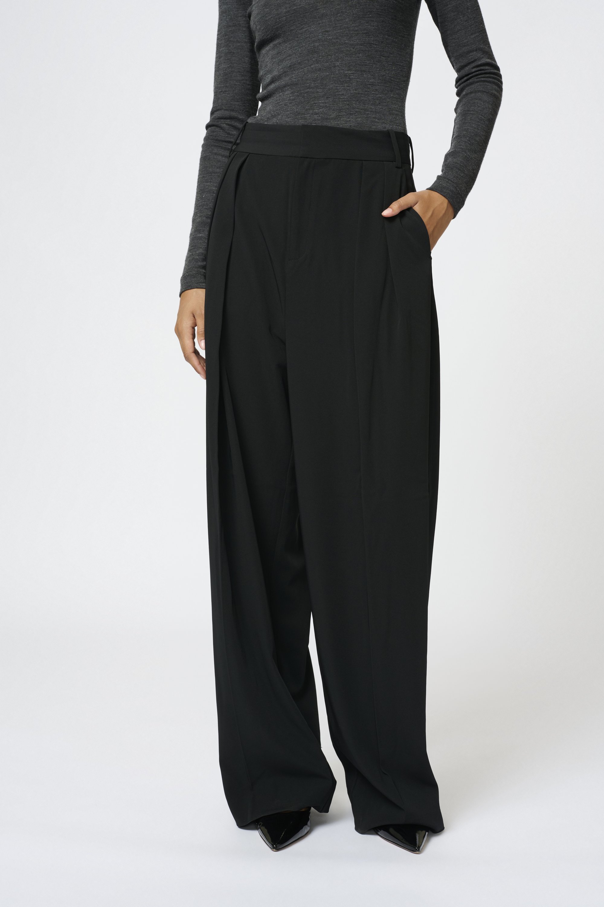 InWear NATALYAIW GEPLOOIDE - Broek - zwart