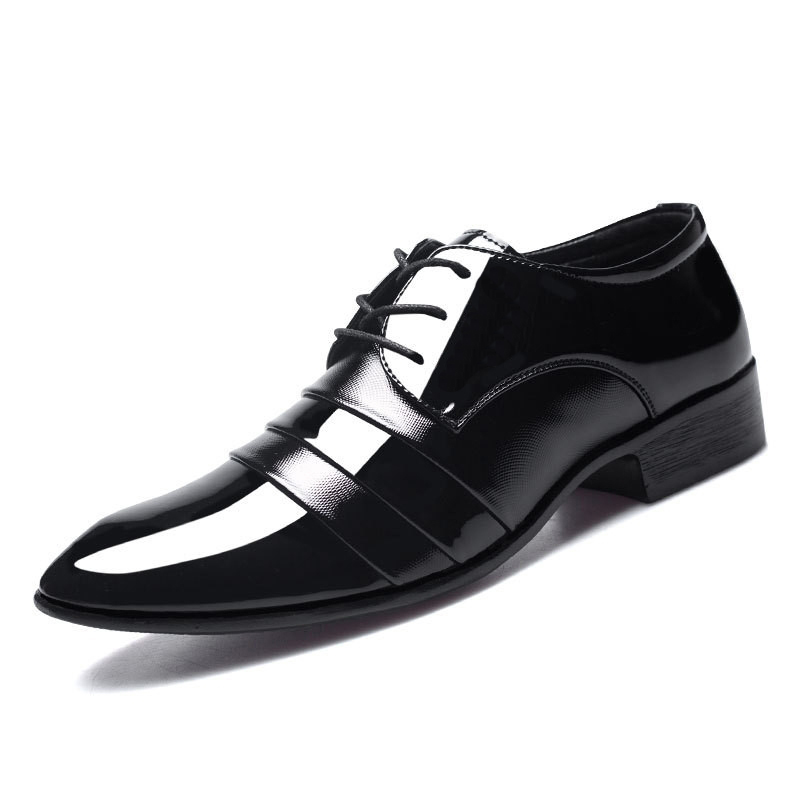 Sapatos sociais masculinos respiráveis, estilo inglês, em borracha, para ocasiões formais e corporativas.