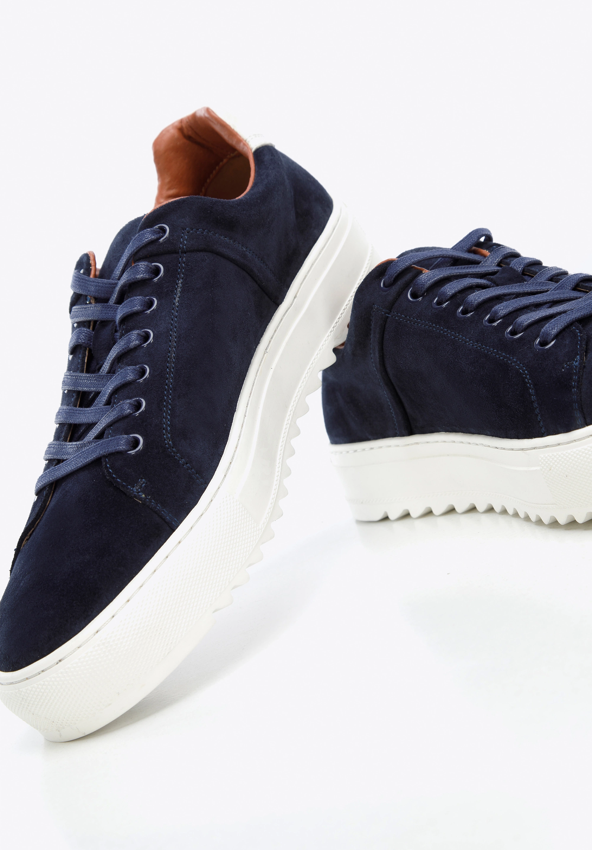 Męskie sneakersy zamszowe na grubej podeszwie granatowe