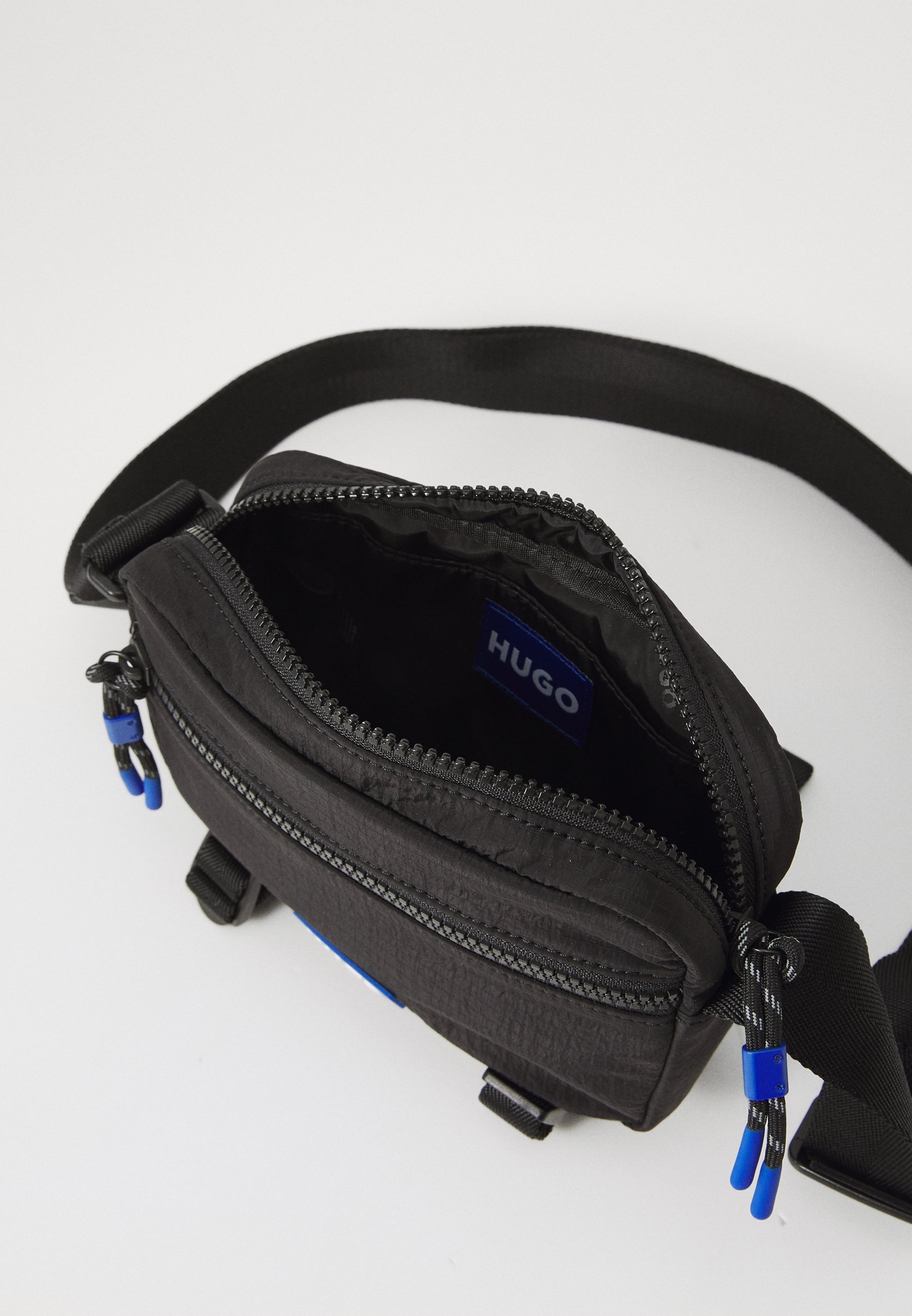 HUGO VYTAL ZIP - Bolsa transversal - preta