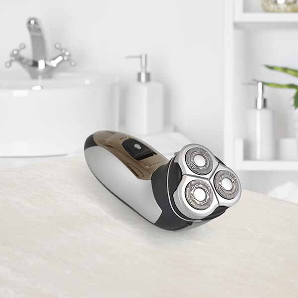 Pánský rotační holicí strojek Paul Anthony 'Pro Series 3' s USB lithiovou baterií | Dárky pro tátu | Superdrug