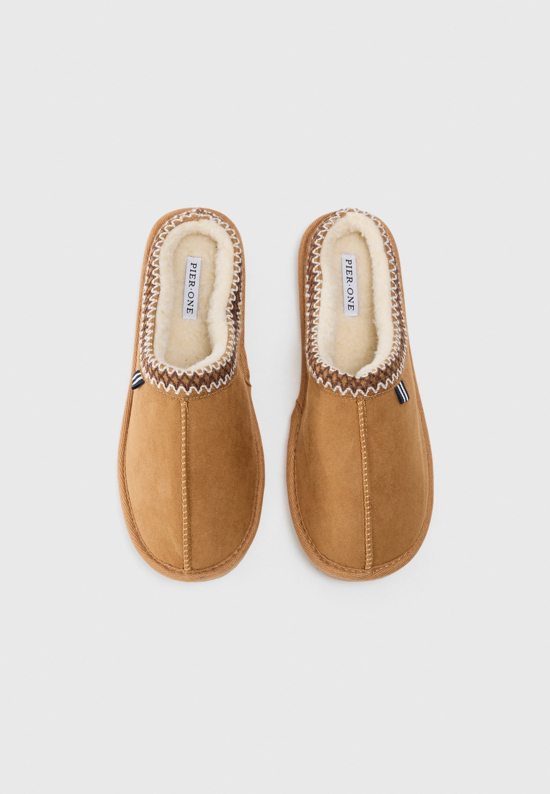 Pier One UNISEX - Pantofole - marrone chiaro