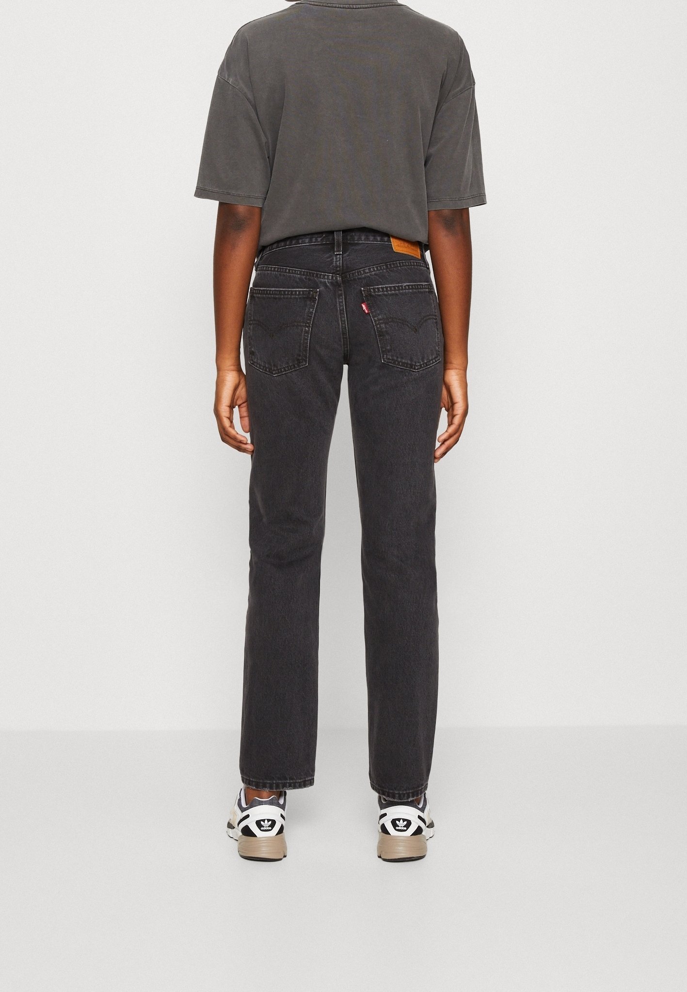 Levi's® jeans met rechte pijpen - zwarte denim