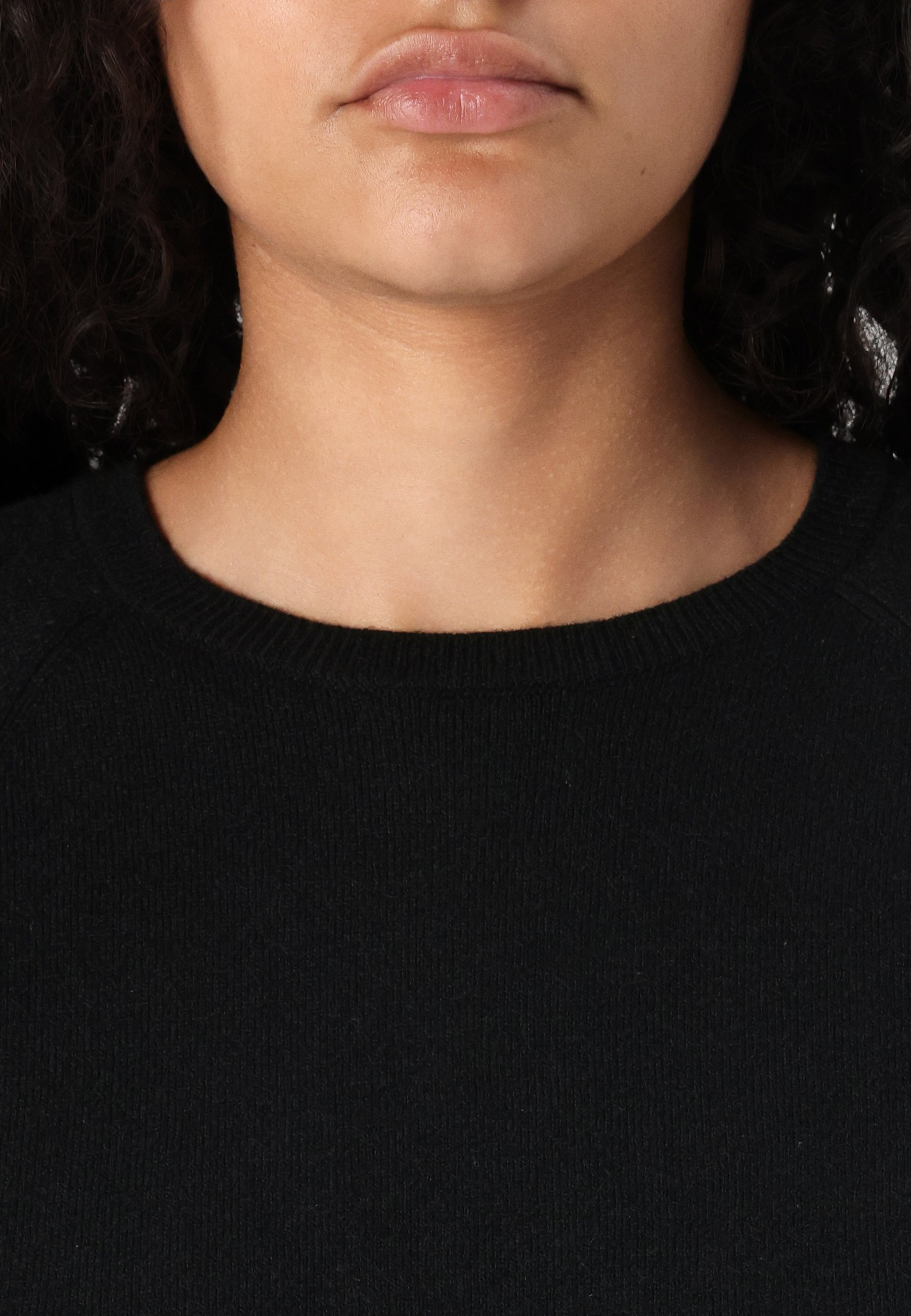BLUE NECK - Genser - black