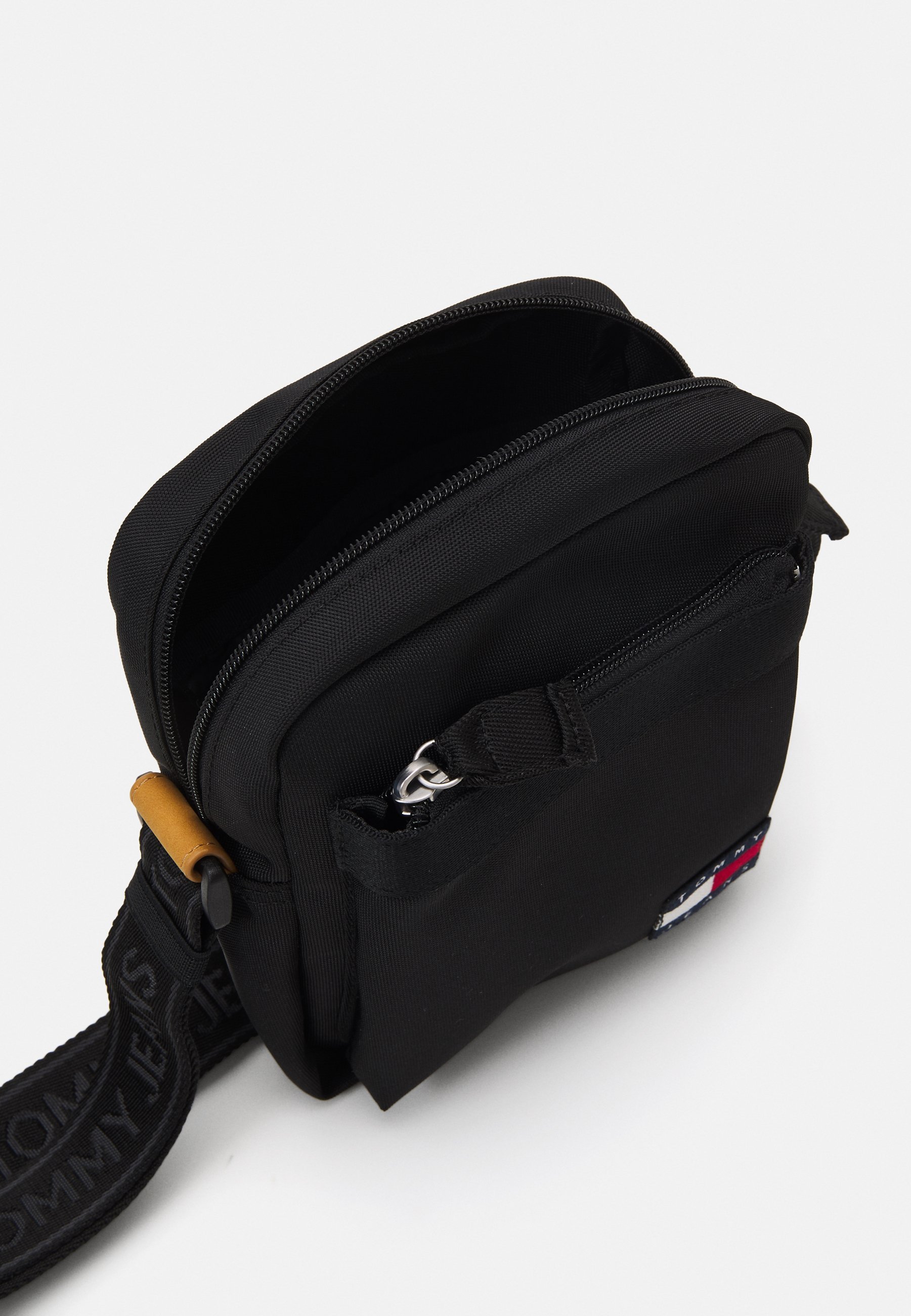 Tommy Jeans ESSENTIAL DAILY REPORTER UNISEX - Crossbodytas - zwart