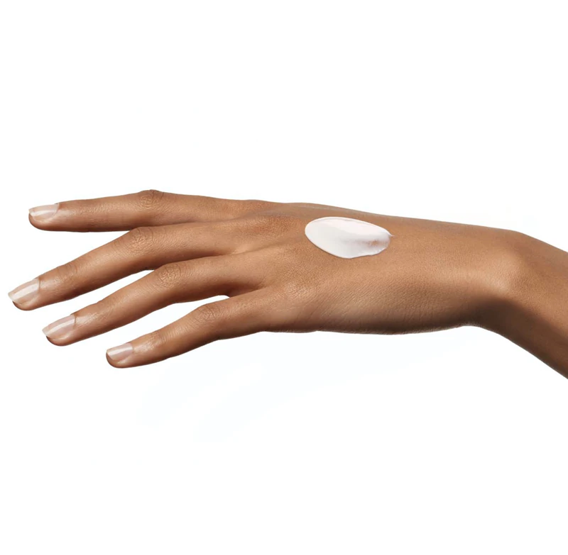 Clarins Super Restorative Handcreme stellt die Hautelastizität wieder her