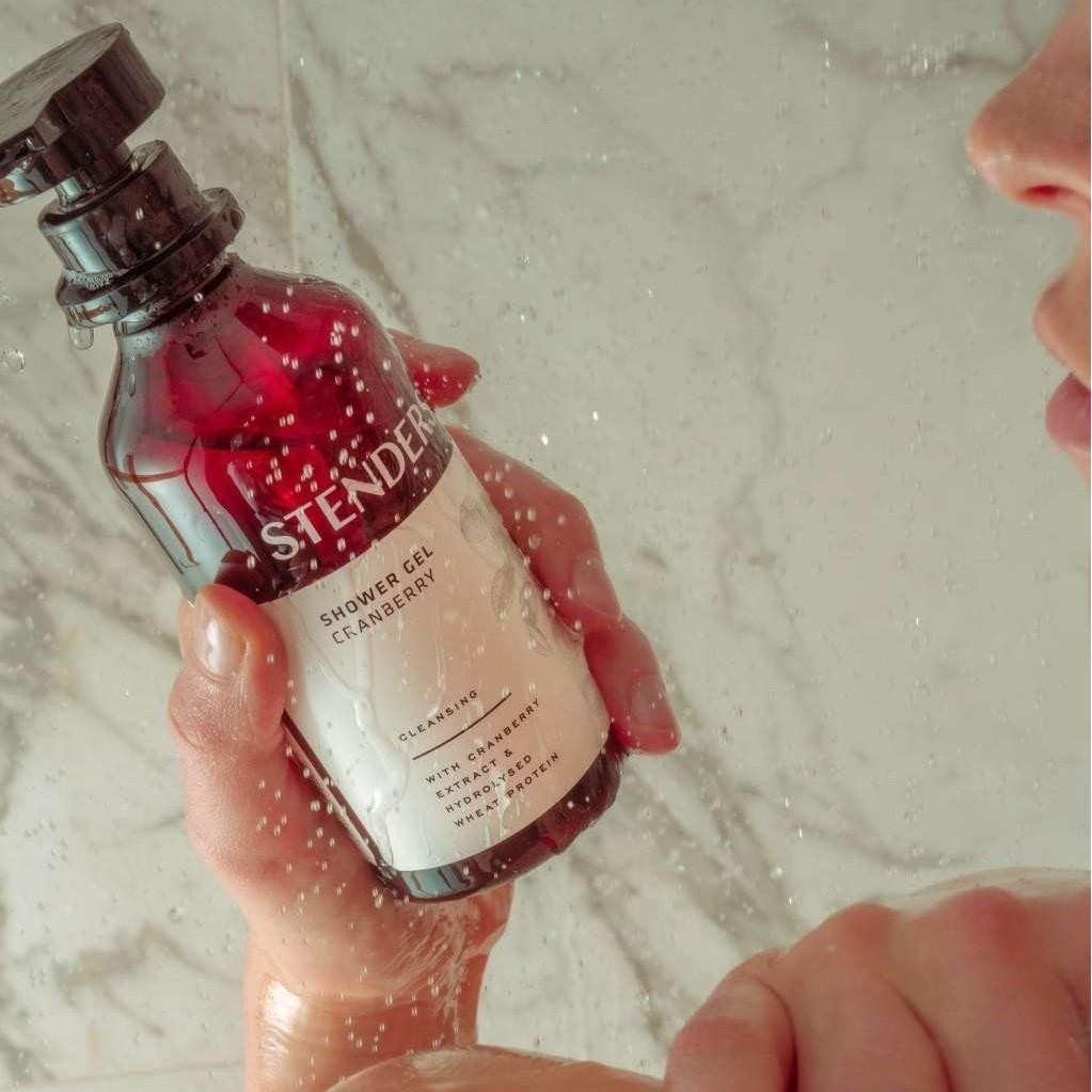 STENDERS Gel za tuširanje s okusom brusnice - 250 ml