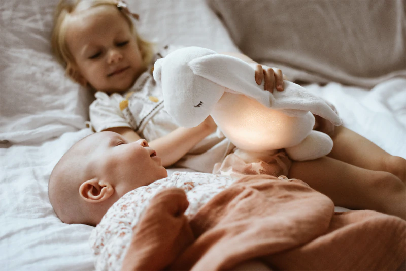 Moonie The Humming Friend 2.0 Organická hračka na spanie v oblaku s melódiou