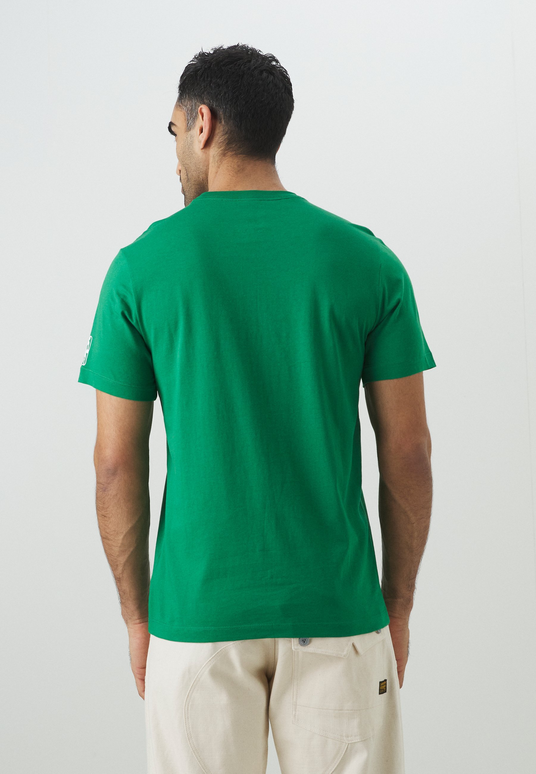 Nike Performance TEE - Klubové oblečení - clover