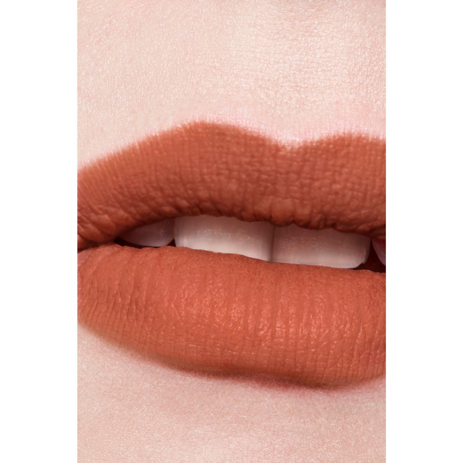 CHANEL LIQUID VELVET