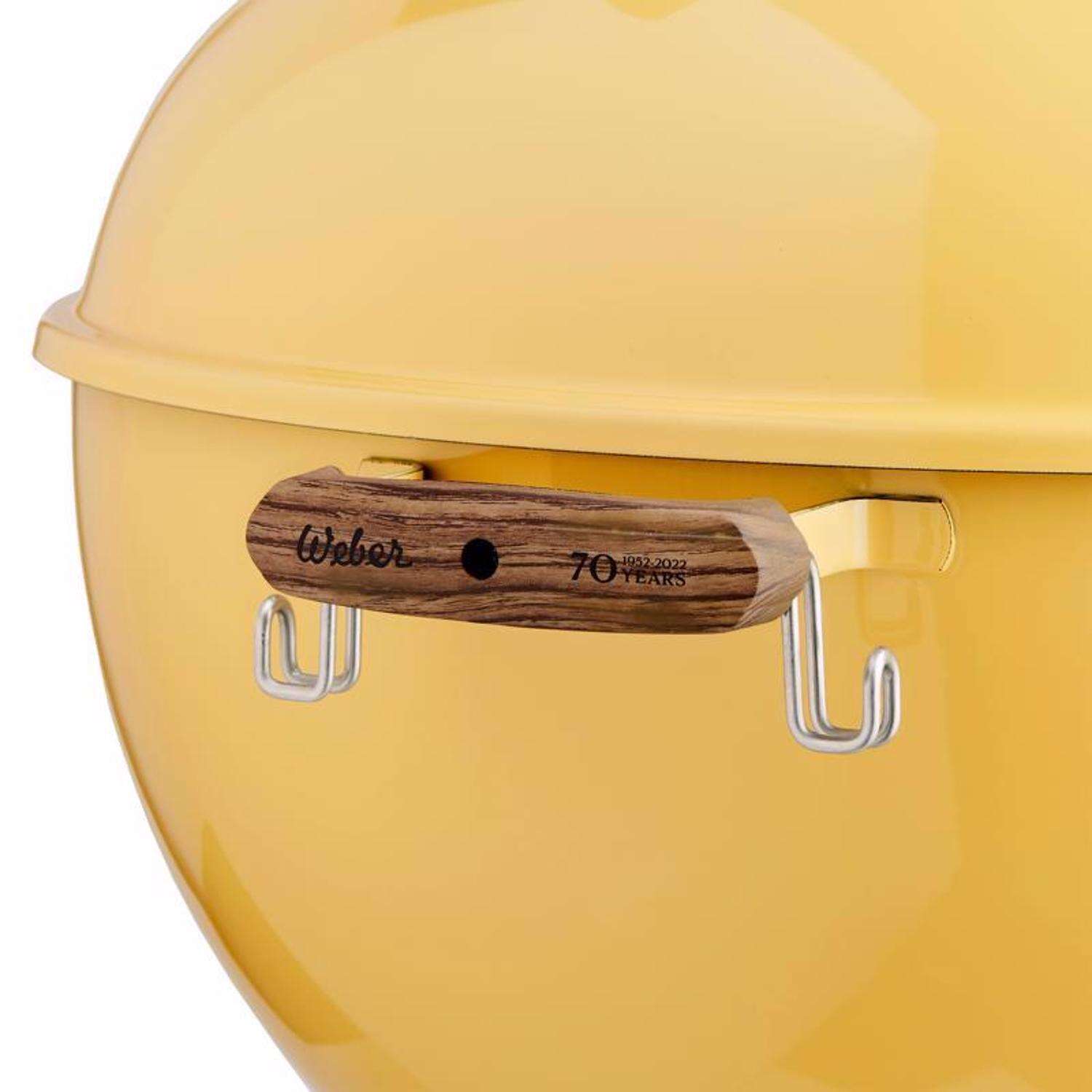 Weber 22 Zoll Holzkohlegrill Hot Rod Gelb