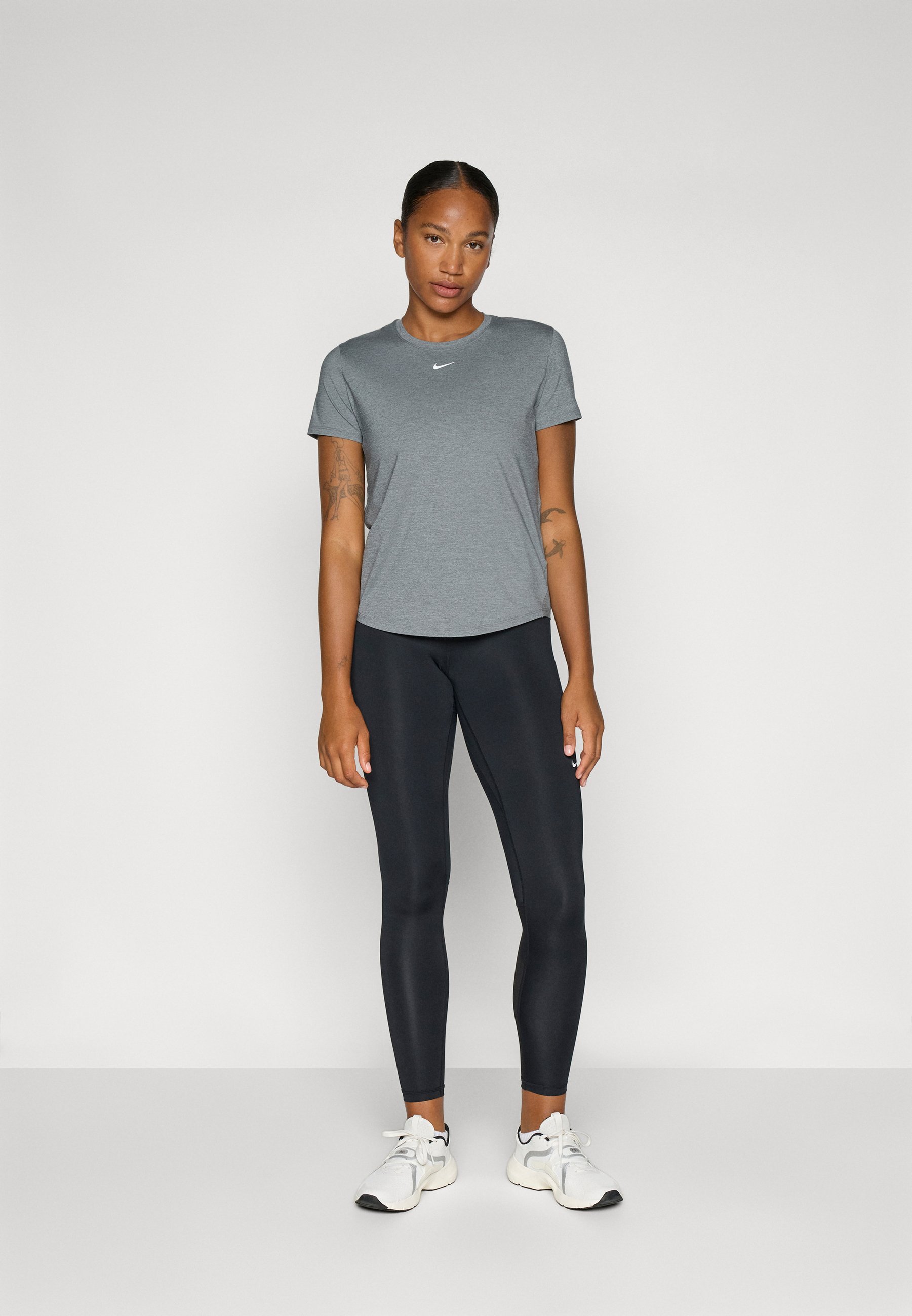 Nike Performance ONE CLASSIC - Koszulka sportowa - szary dymny/biały