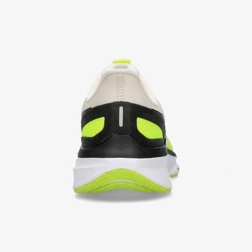 Nike Structure 25