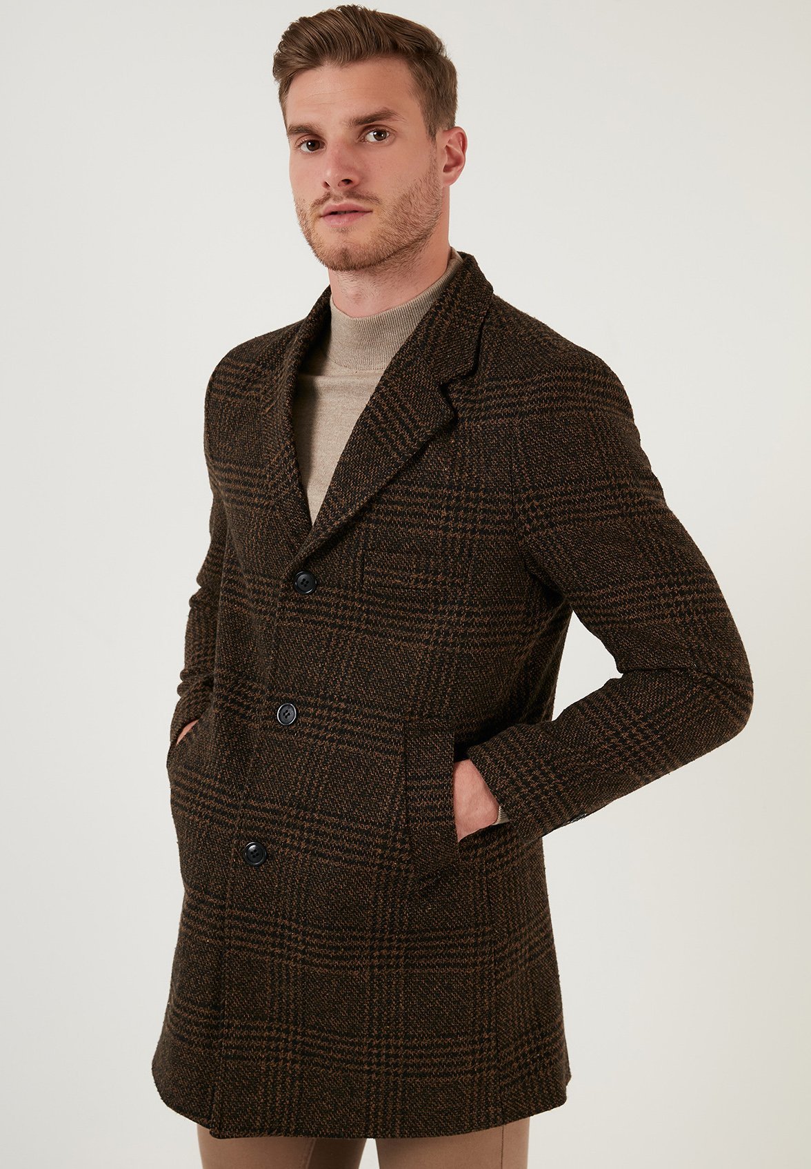 Casaco clássico Buratti com botões - cor camelo