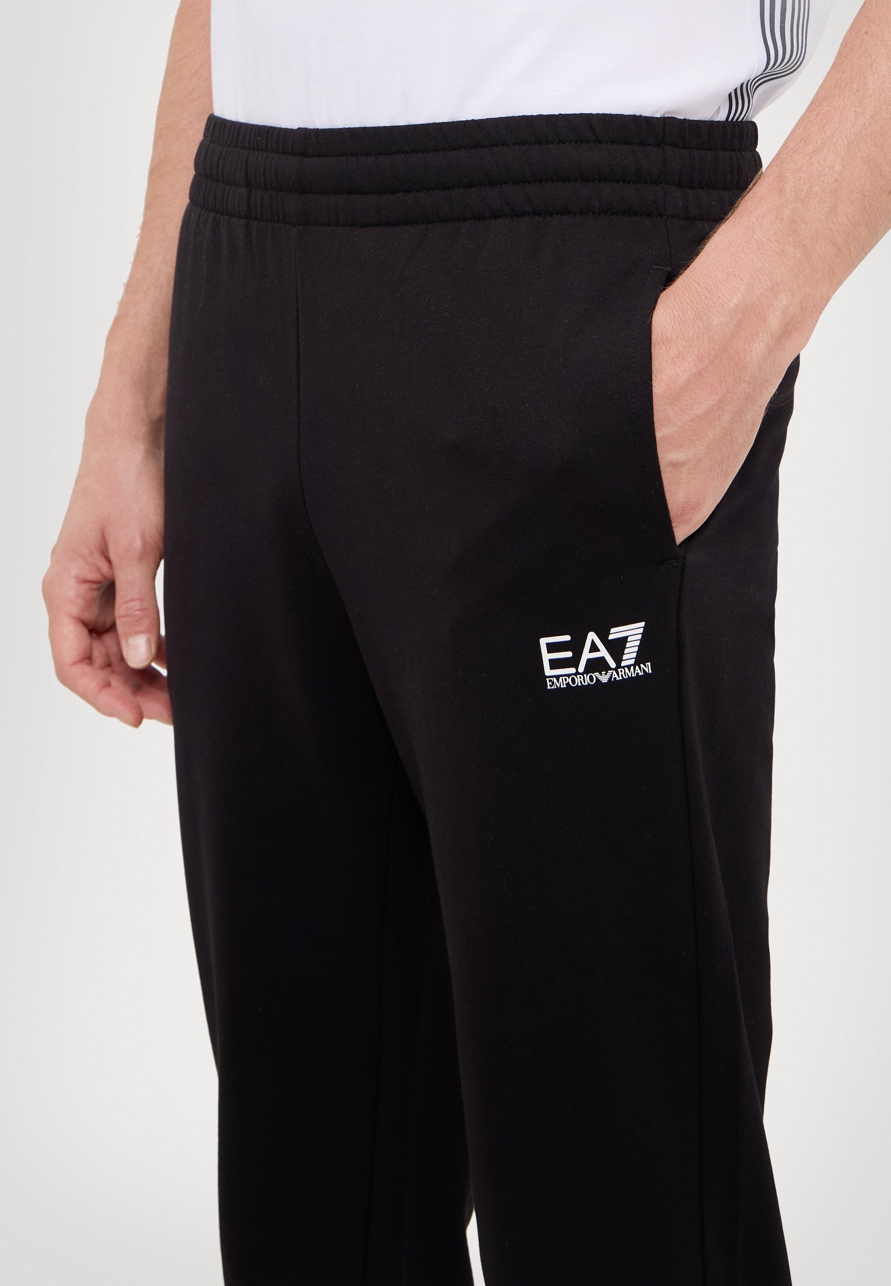 EA7 Emporio Armani TRAIN CORE PANTS - Pantaloni da tuta - neri