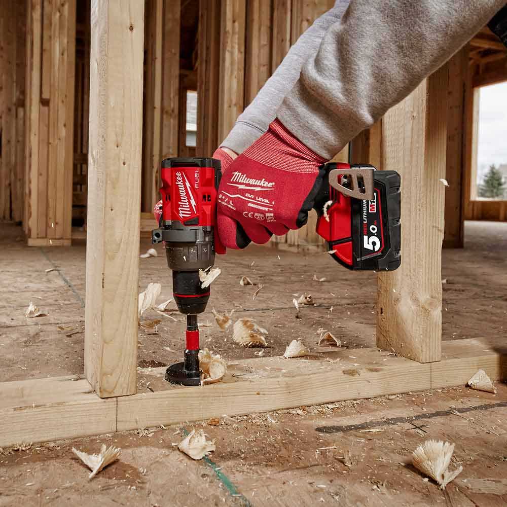 Mașină de găurit MILWAUKEE 18V FUEL™ de 13 mm cu atașament M18FDD30