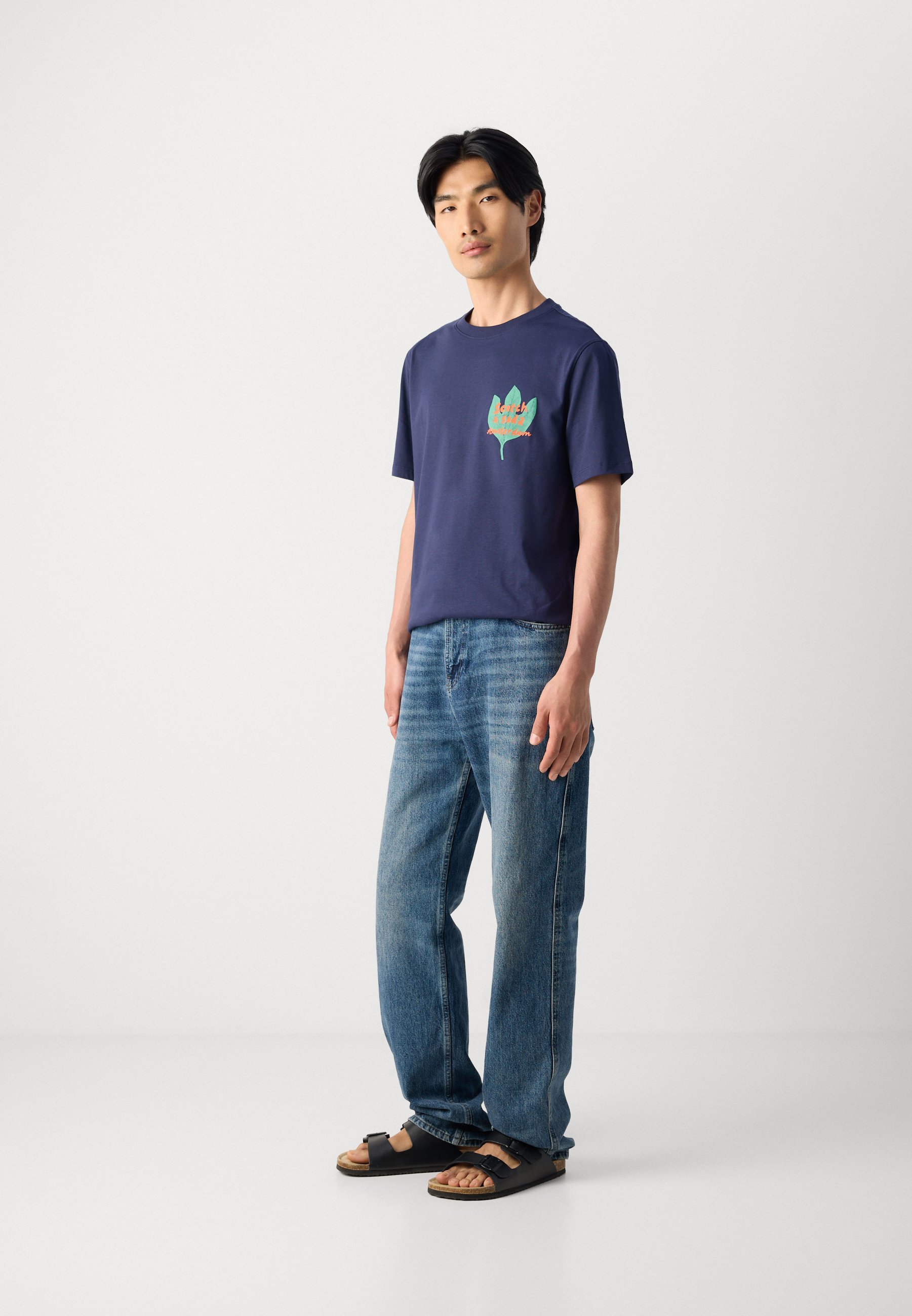 Scotch & Soda REGULAR FIT PRIEKŠPUSE/MUGURE - Apdrukāts T-krekls - zils