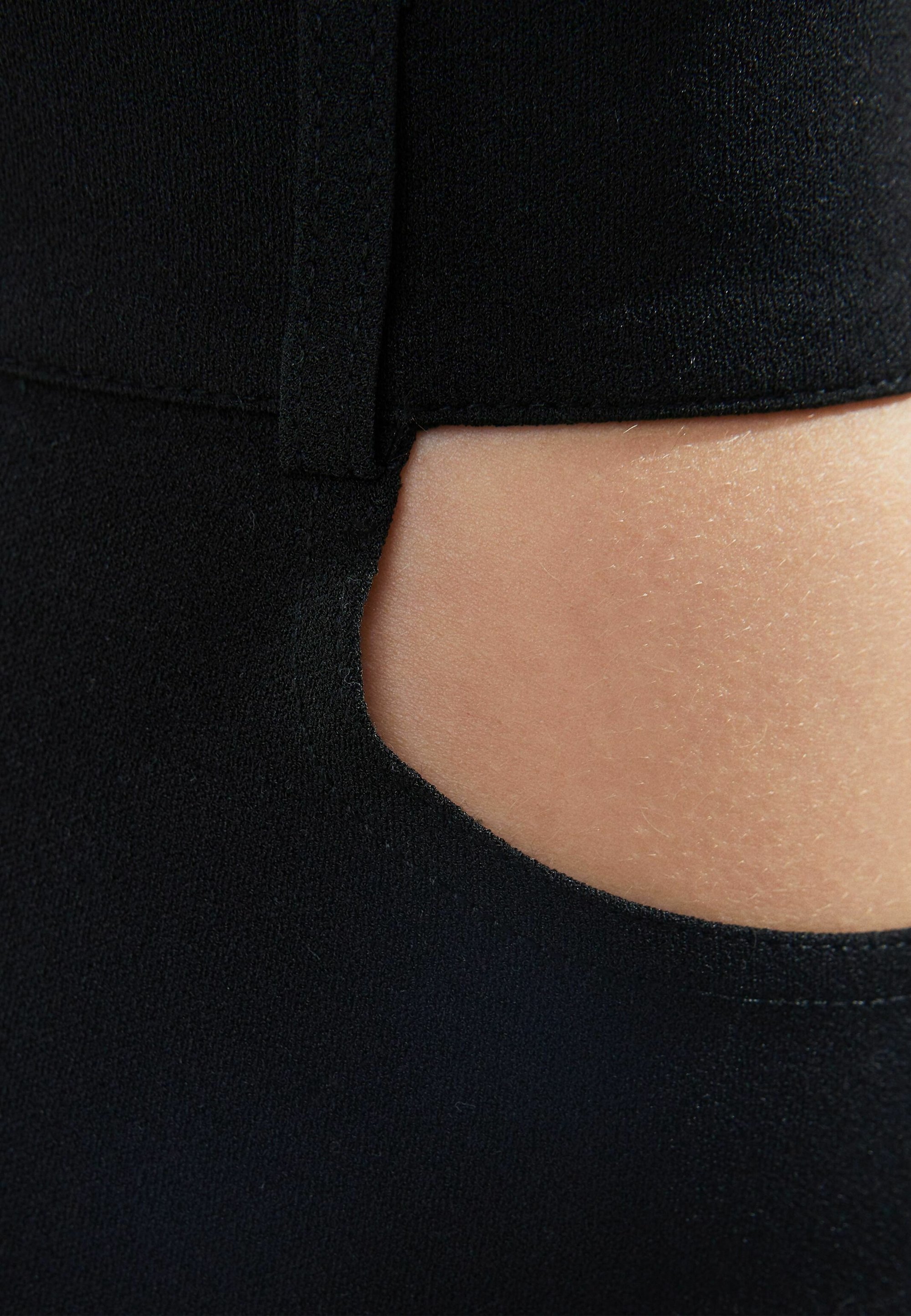 Pantaloni Bershka - neri