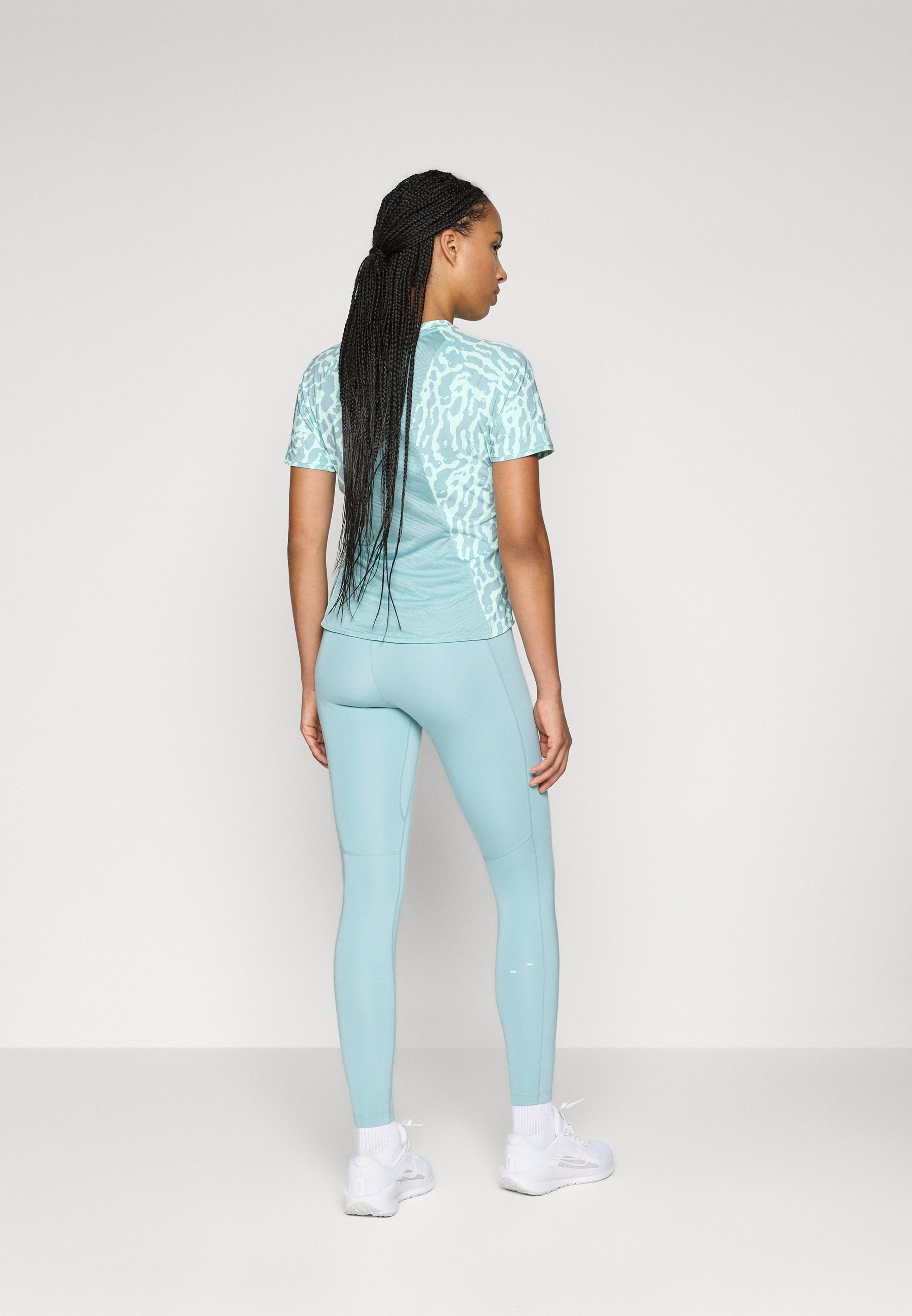 Collant de running Nike Performance TEMPO - couleur argent brillant/réfléchissant