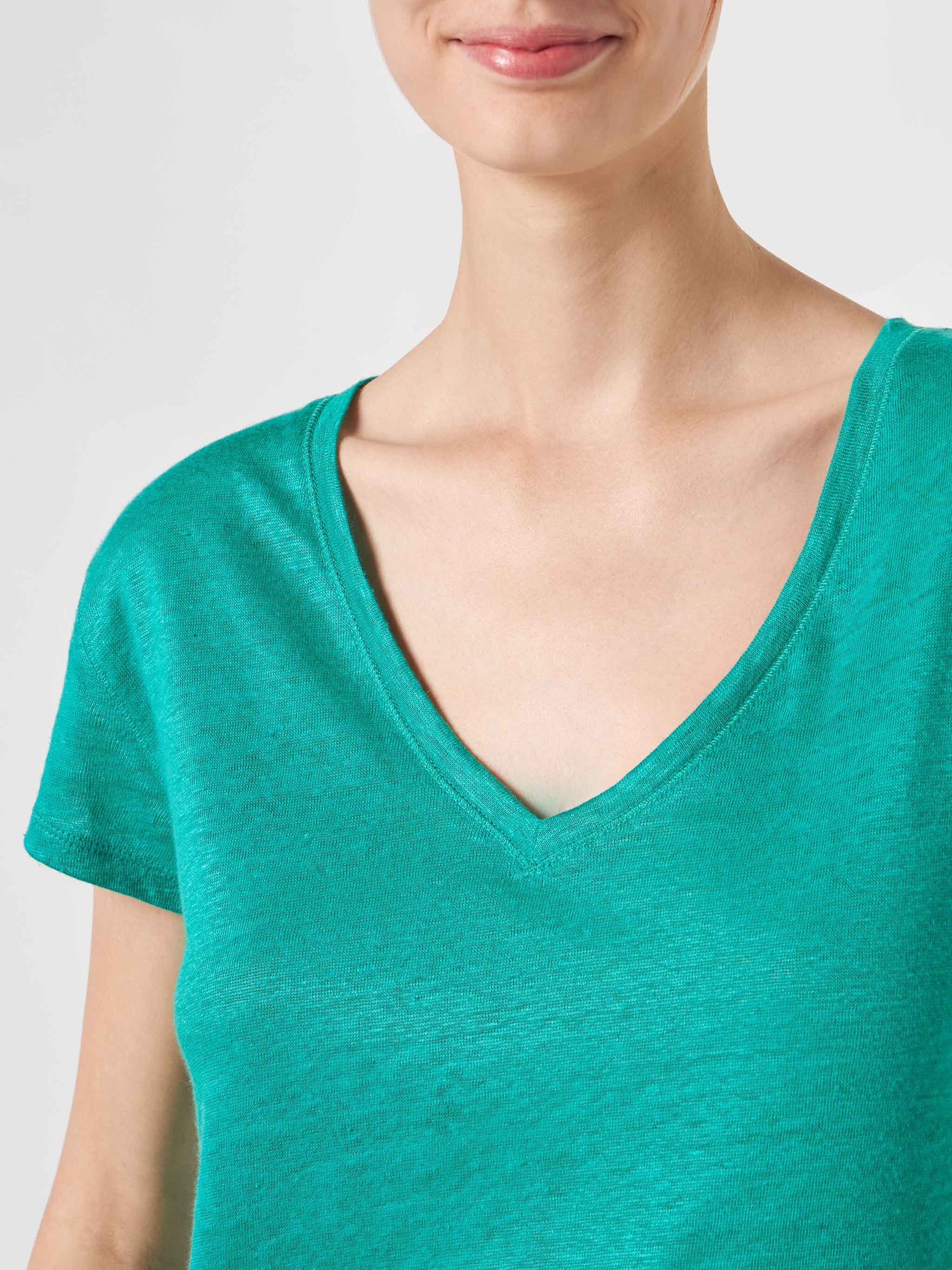 Camiseta feminina em linho verde