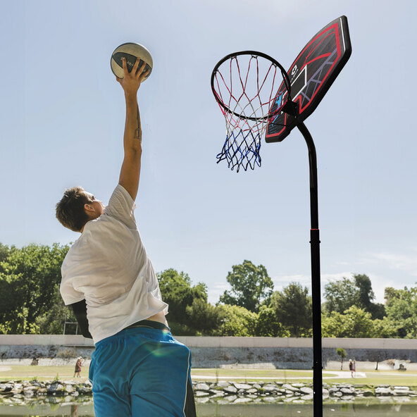 Værbestandig basketballkurv med stativ