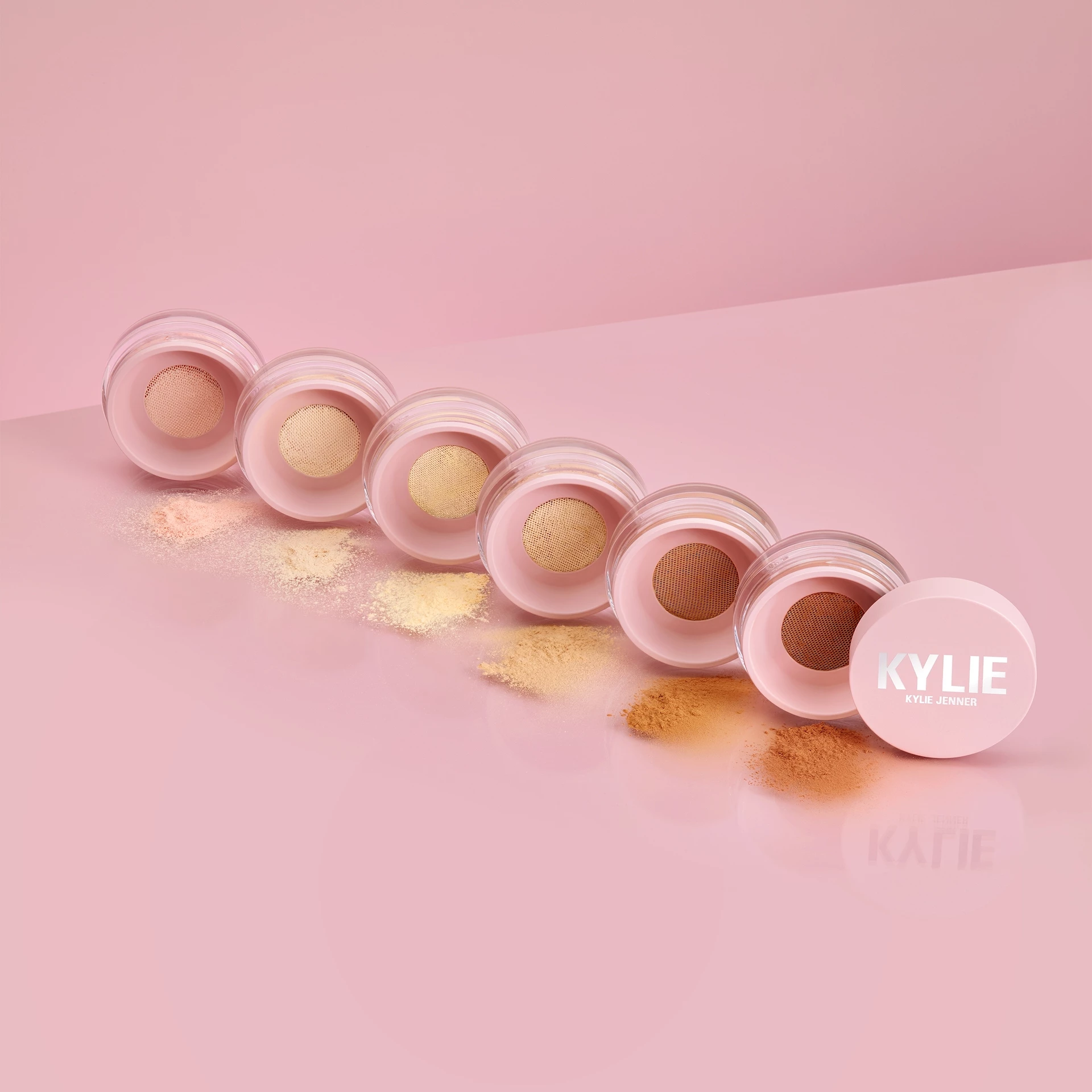 Pudră fixatoare translucidă 100 Translucid - Kylie By Kylie Jenner