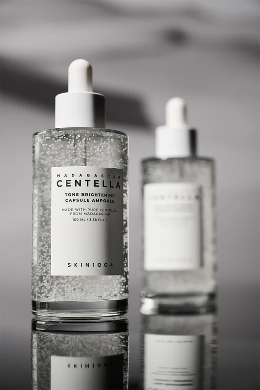 SKIN1004 Vlažilni serum v ampuli z madagaskarsko centello za posvetlitev in glajenje kože