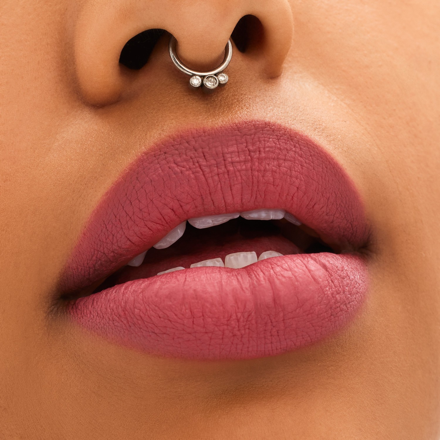 MAC Locked Kiss lūpu krāsa - 1,8 g