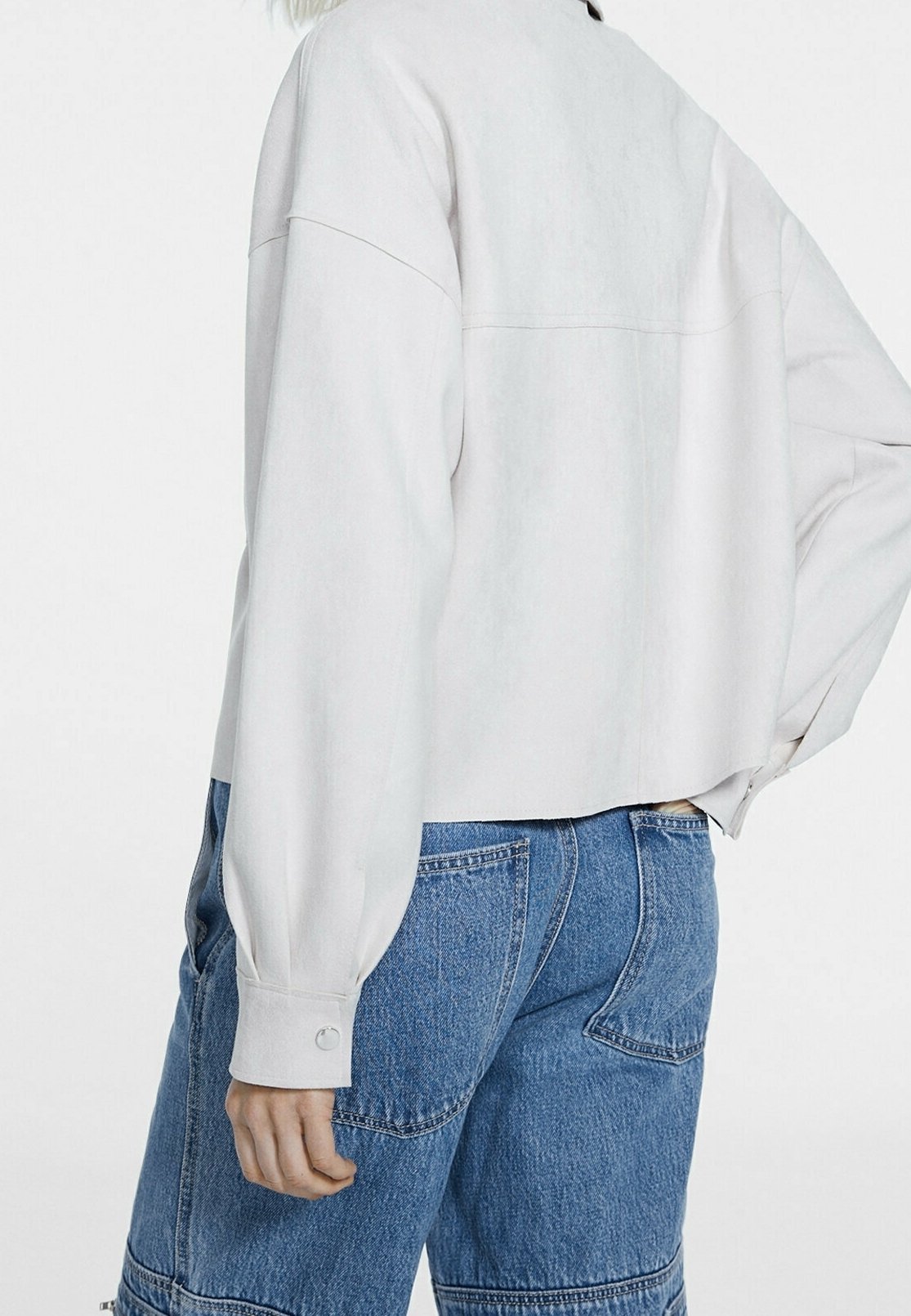 Jaqueta Stradivarius em couro sintético - branco-creme