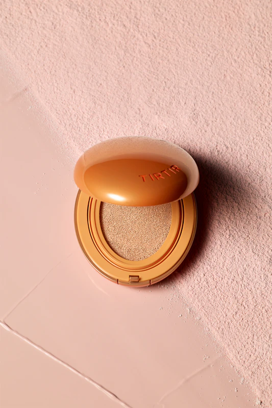 Dlhotrvajúci špongiový make-up TIRTIR Mask Fit AI Filter Cushion s matným efektom