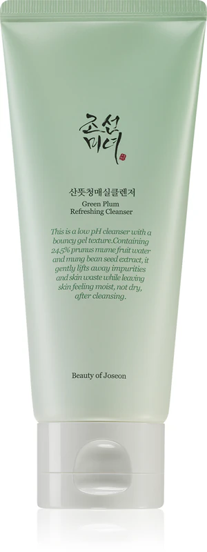 Beauty of Joseon Green Plum Refreshing Cleanser é um creme de limpeza suave com espuma e efeito hidratante.