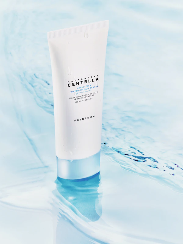 SKIN1004 Madagascar Centella Hyalu-Cica Water-Fit Sun Serum beschermend serum met hydraterende werking