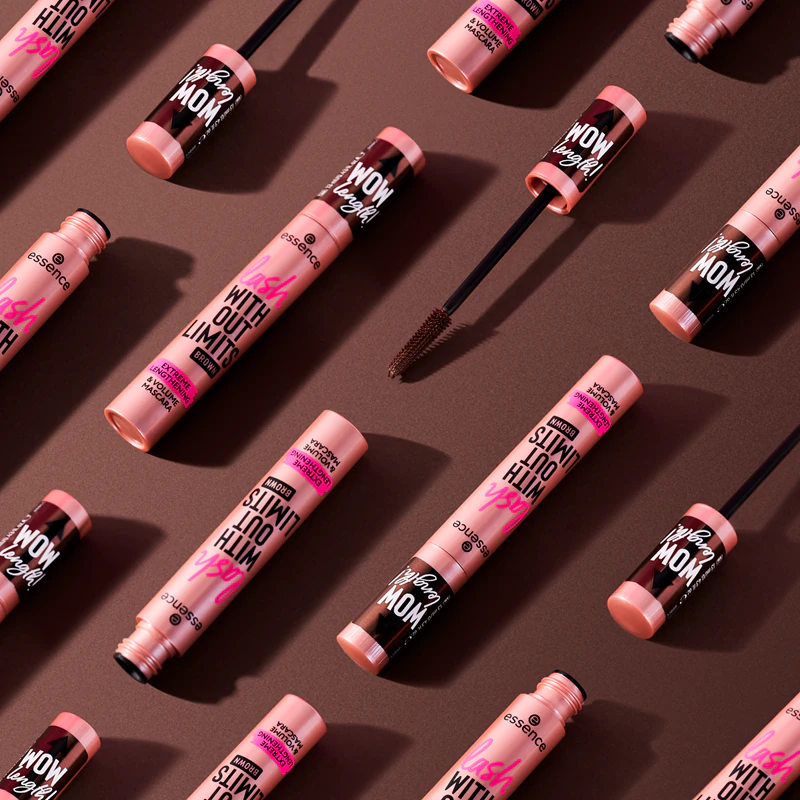 essence WITHOUT LIMITS BROWN Verdickende und verlängernde Mascara