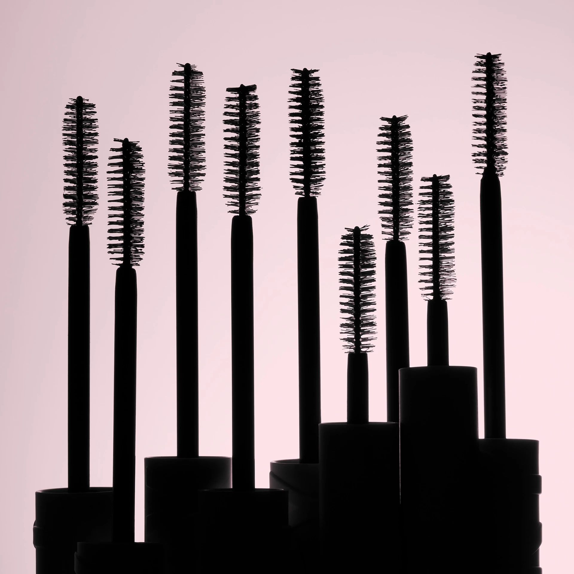 Kylash Volume maskara 001 crna - Kylie By Kylie Jenner