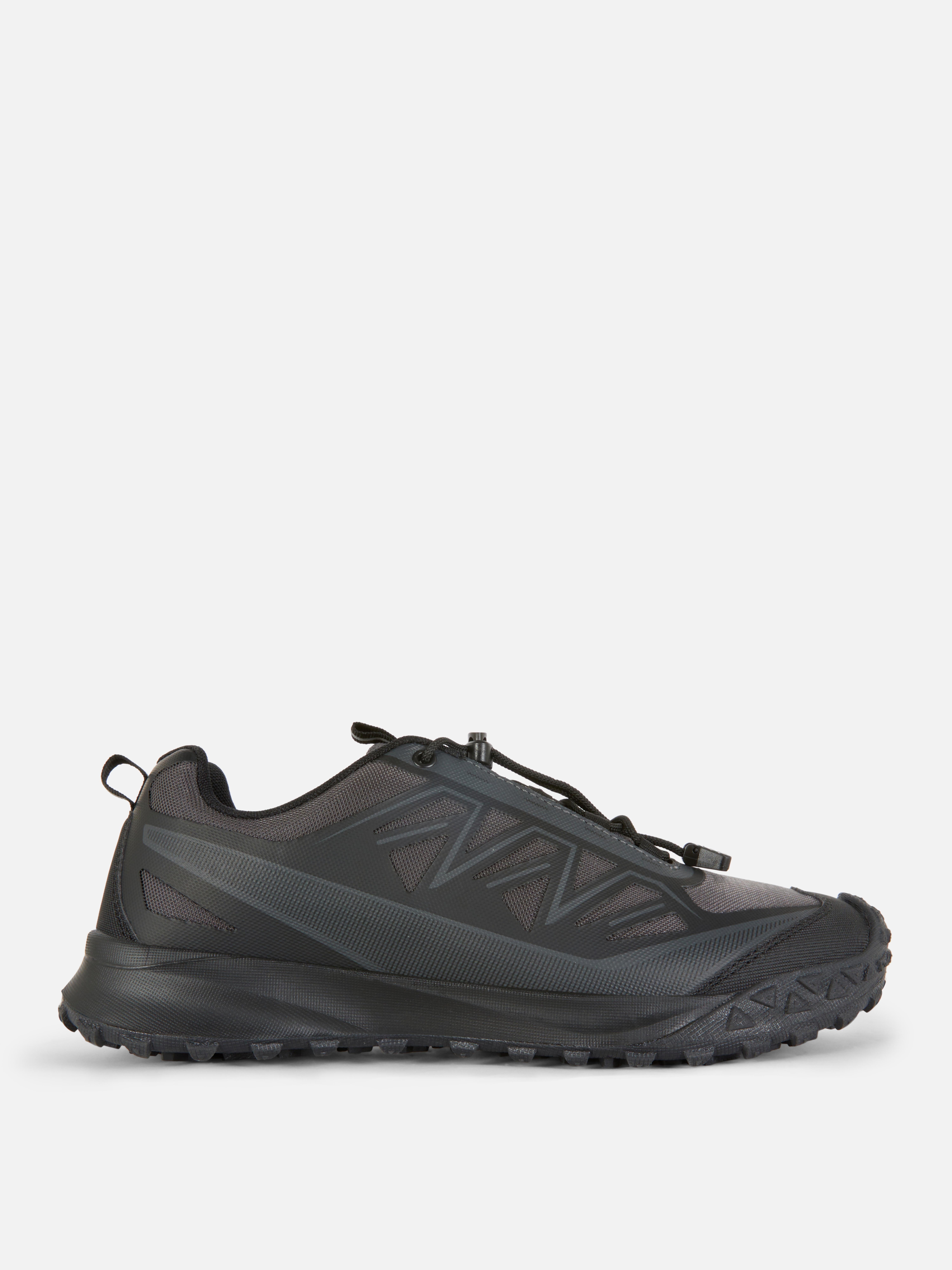 Teniși sport cu inserții Teniși sport low-top cu inserții și șireturi cu opritoare din șnur