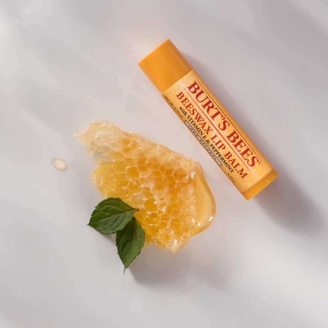 „Burt's Bees Lip Care“ lūpų balzamo pieštukas – lūpų balzamas su bičių vašku
