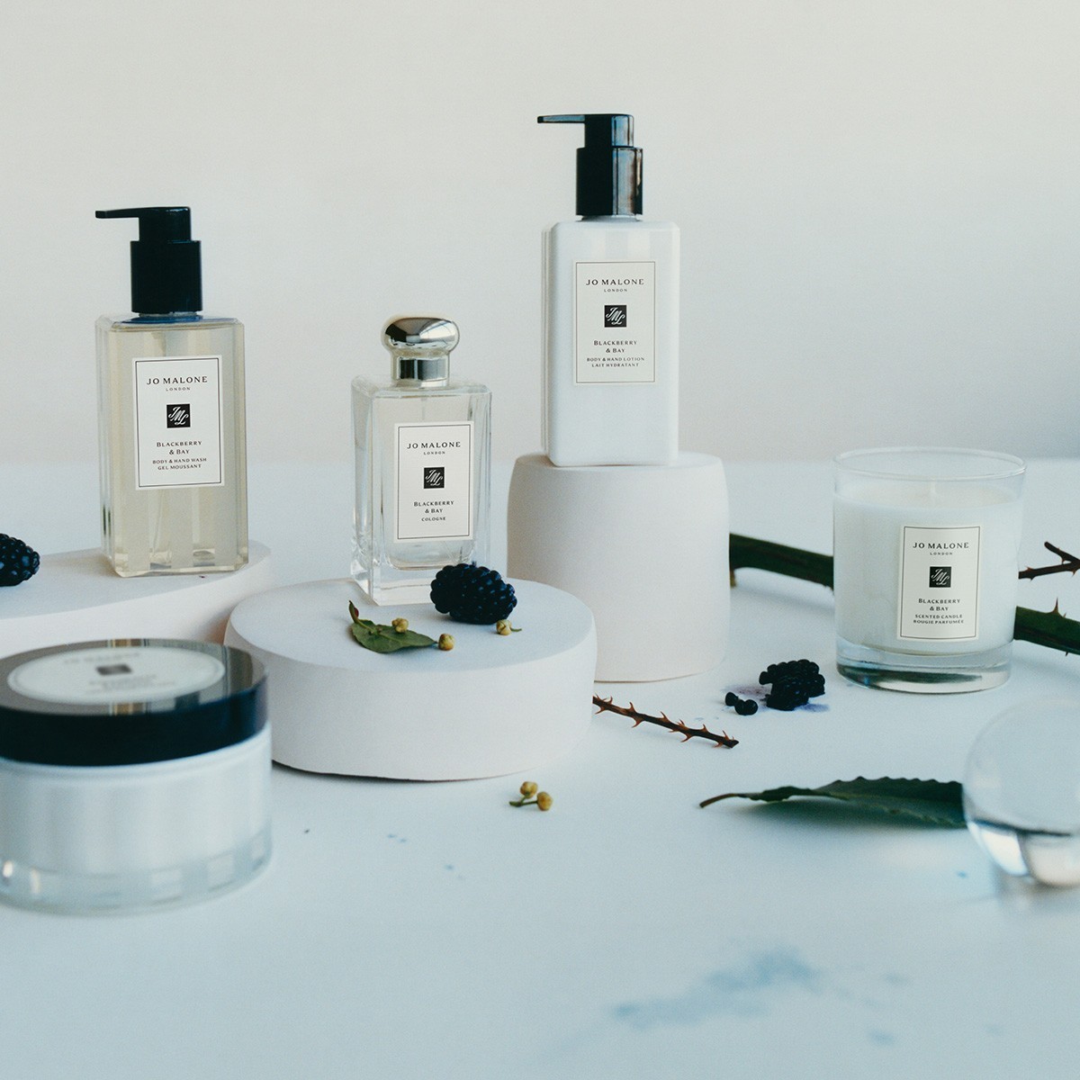 Jo Malone London gel za tuširanje s mirisom kupine i lovorovog lista - 250 ml