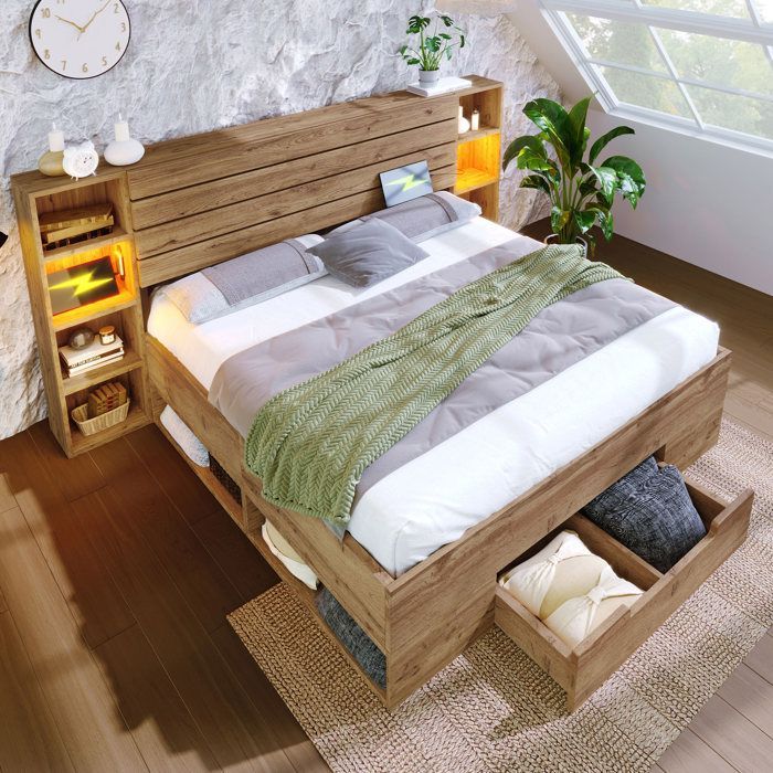 Letto matrimoniale 160x200cm in legno - con luce da lettura + prese di ricarica - con rete a doghe - Naturale