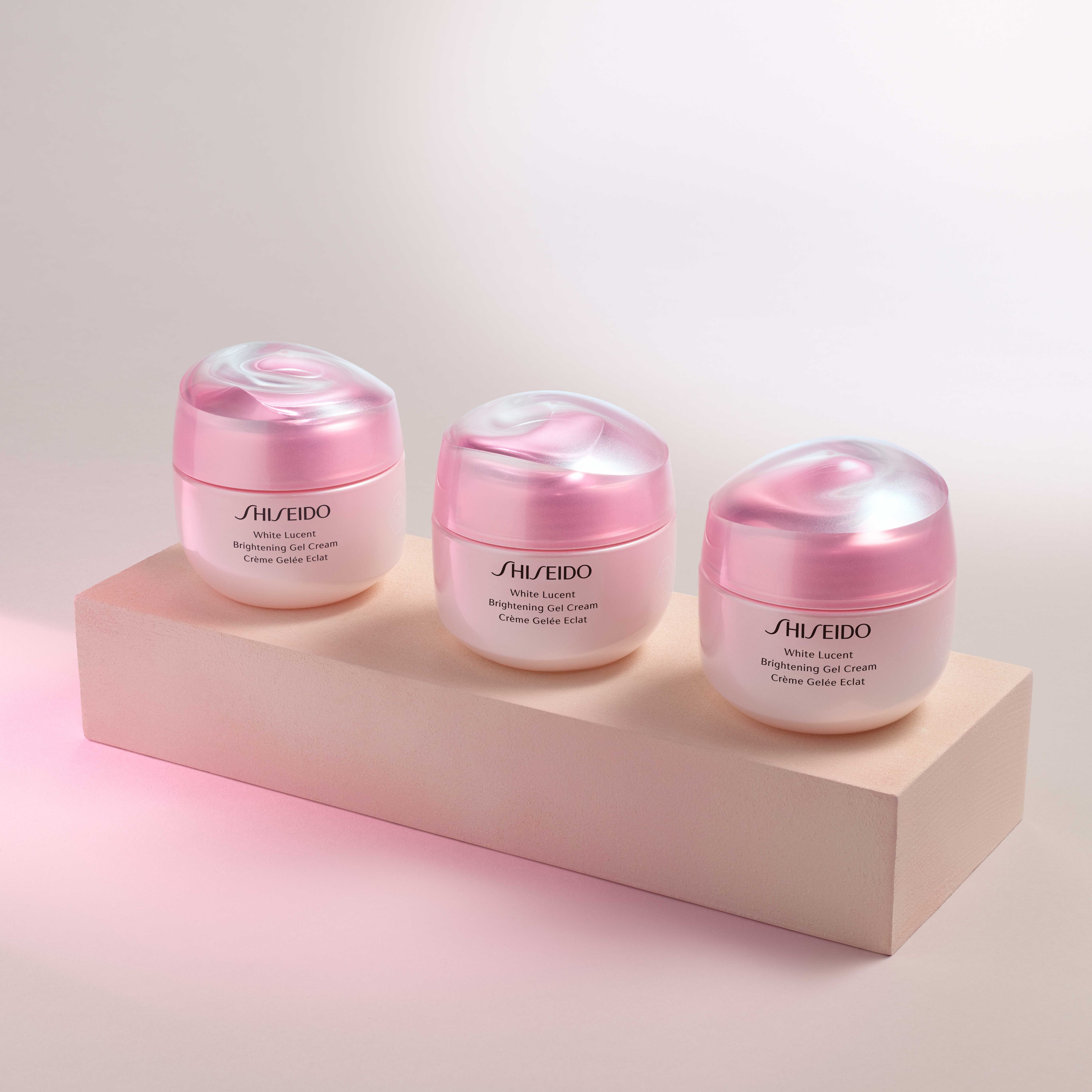 White Lucent posvjetljujuća krema protiv tamnih fleka Luksuzna hidratantna i hranjiva