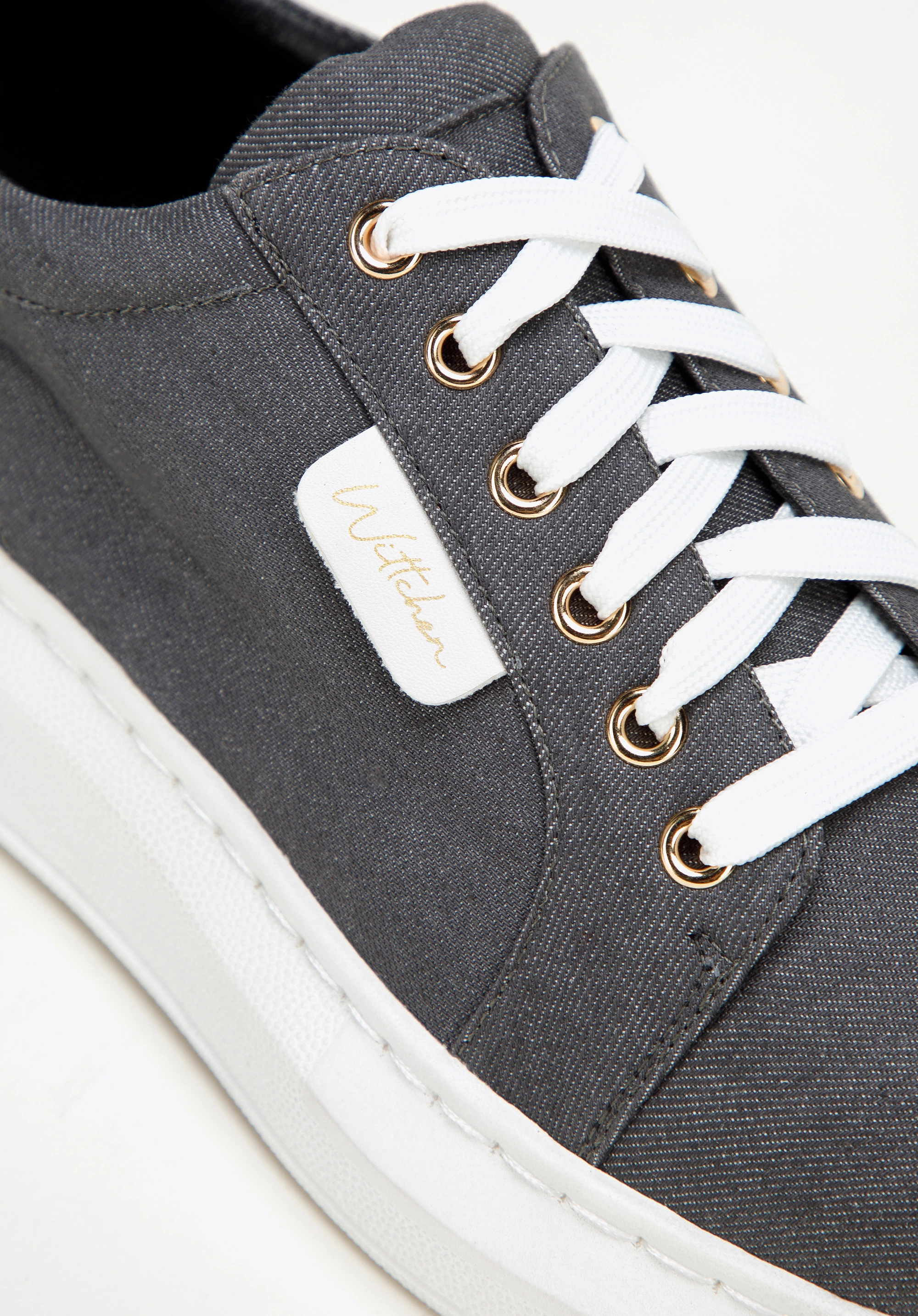 Damskie sneakersy dżinsowe na platformie ciemny szare