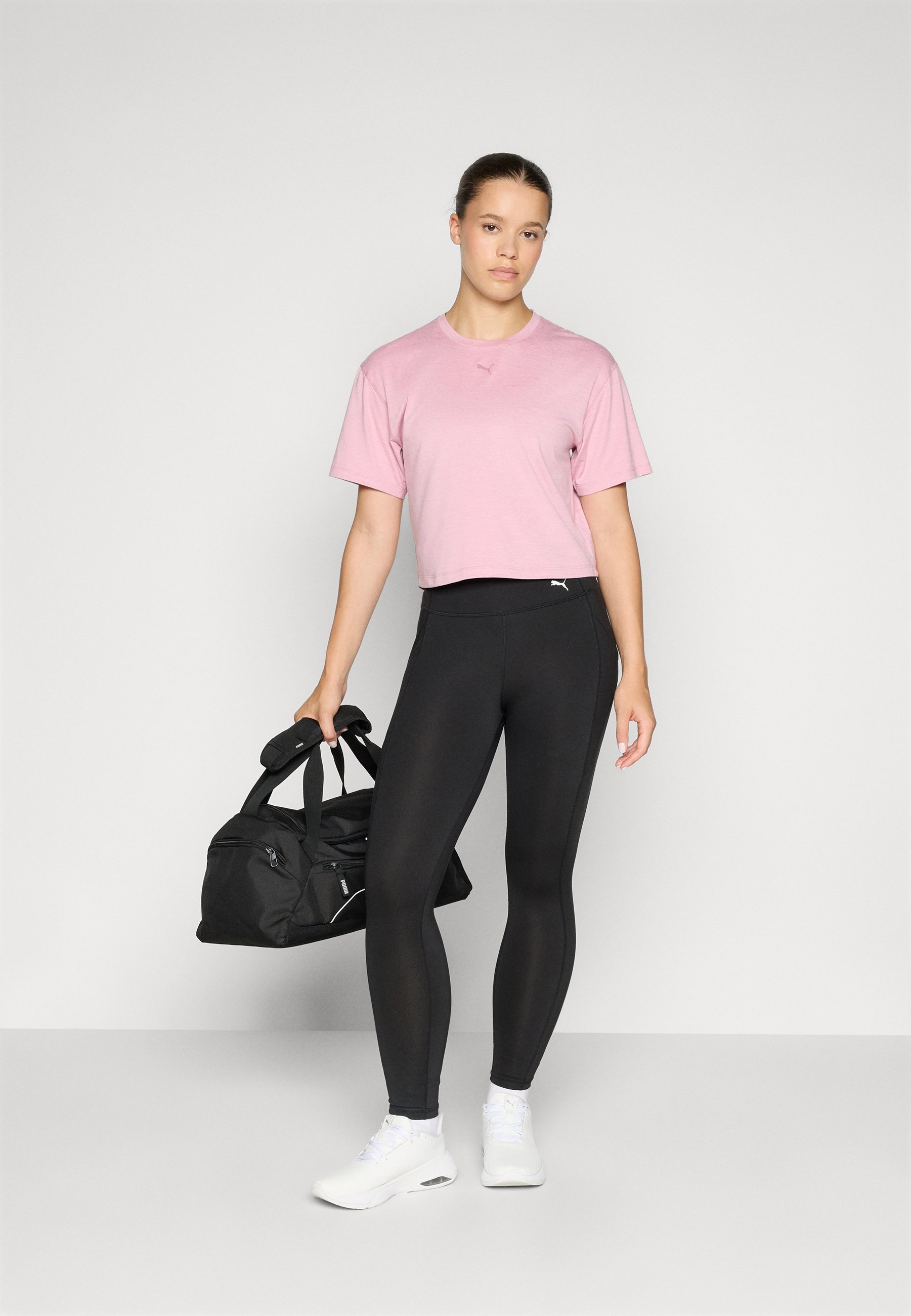 Puma RELAXED TEE - Sportovní tričko - black/white
