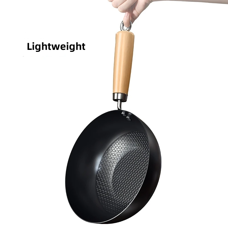 Ensemble de casseroles et poêles wok en fonte artisanale, sans revêtement, compatibles avec les plaques à gaz et à induction.