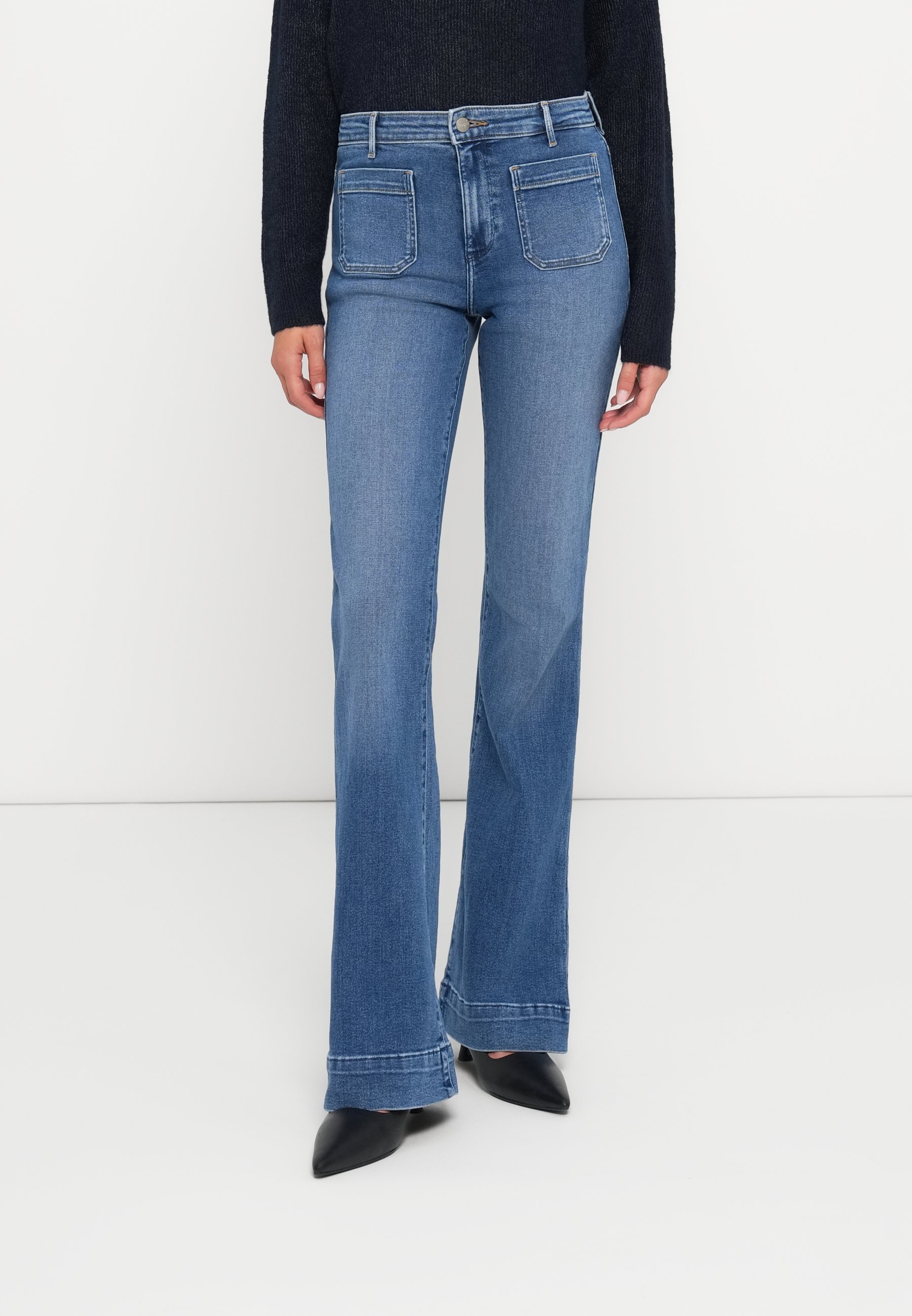 Wrangler FLARE - Džíny s rozšířenými nohavicemi - blue