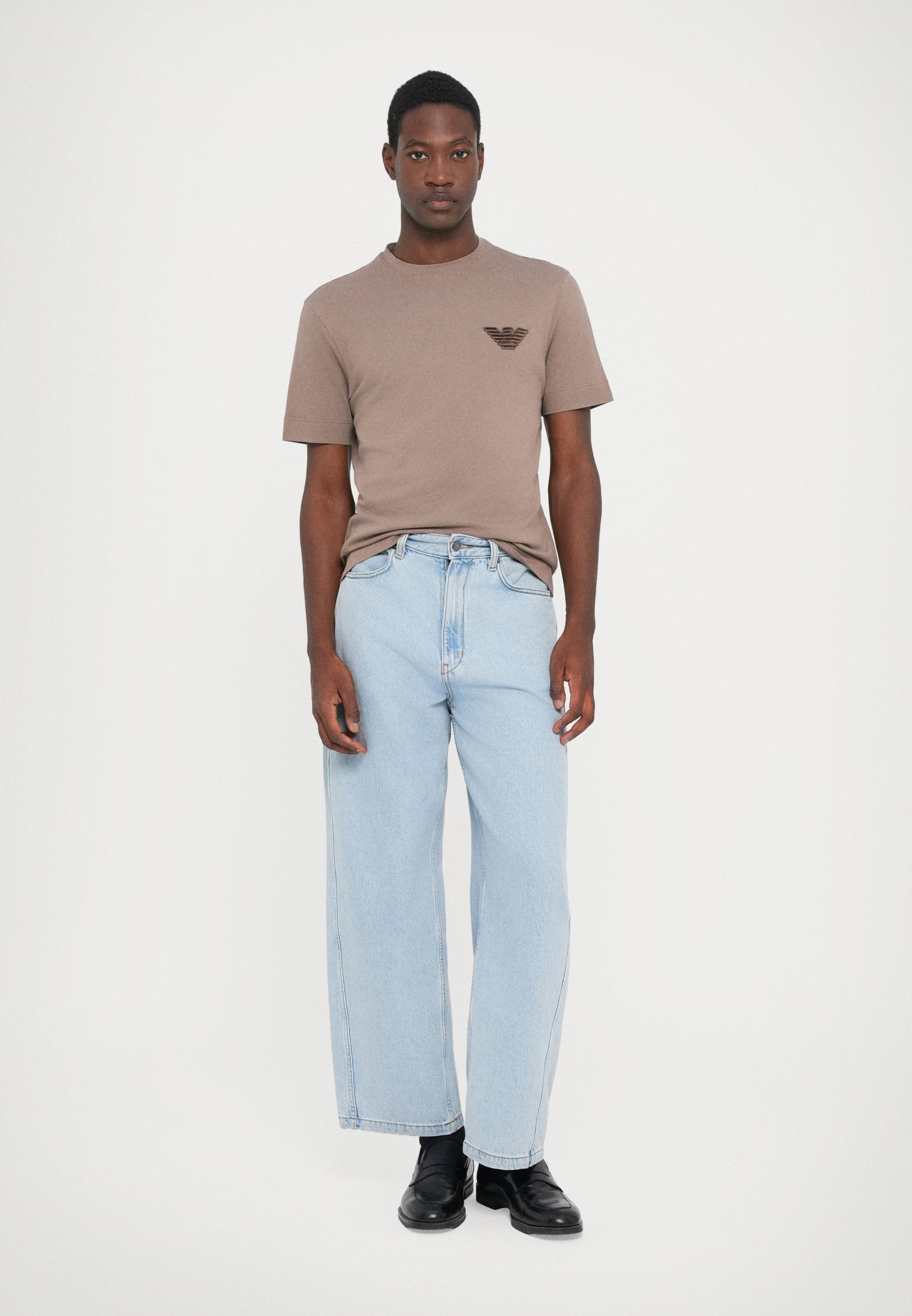 T-shirt basic Emporio Armani - noce